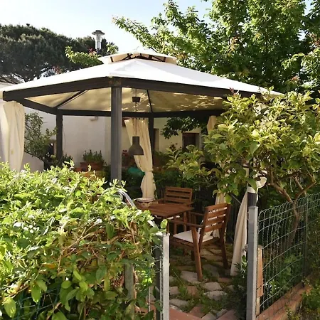 Relax In Paese A Due Passi Dalle Spiagge Di Ghiaia Bianca Limone Appartement