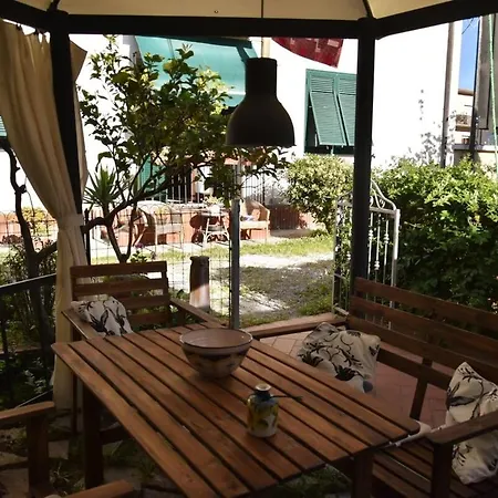 Relax In Paese A Due Passi Dalle Spiagge Di Ghiaia Bianca Limone Appartement Portoferraio
