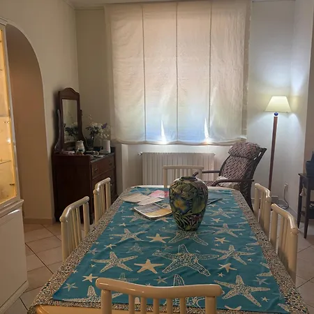Relax In Paese A Due Passi Dalle Spiagge Di Ghiaia Bianca Limone Appartement