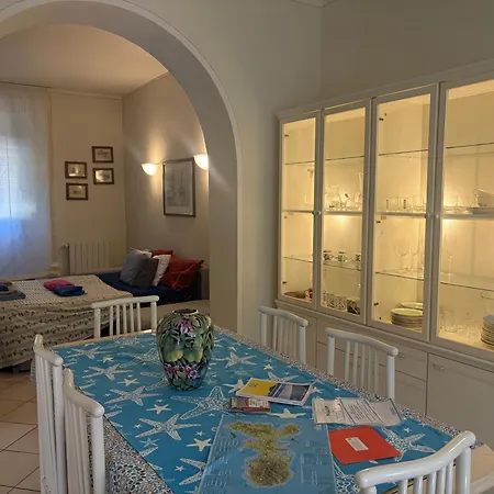 Appartement Relax In Paese A Due Passi Dalle Spiagge Di Ghiaia Bianca Limone