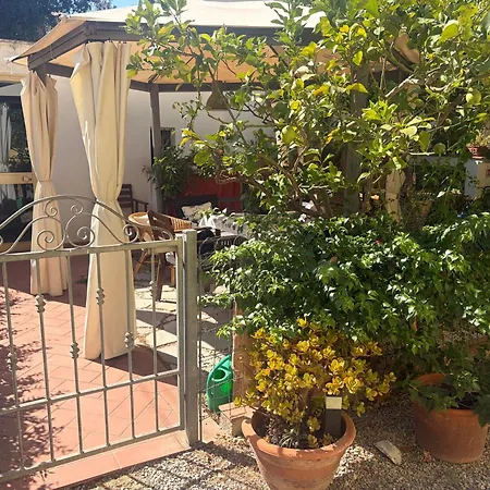 Appartement Relax In Paese A Due Passi Dalle Spiagge Di Ghiaia Bianca Limone *