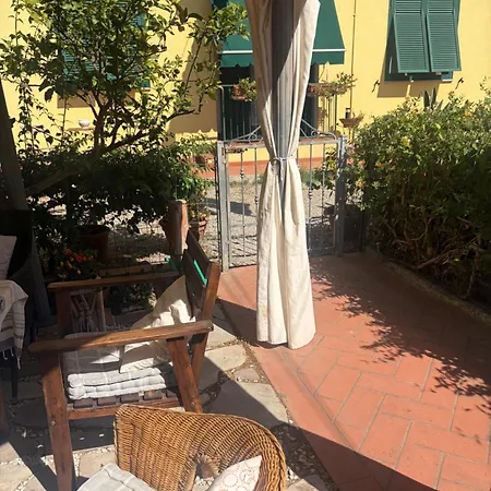 Relax In Paese A Due Passi Dalle Spiagge Di Ghiaia Bianca Limone Portoferraio
